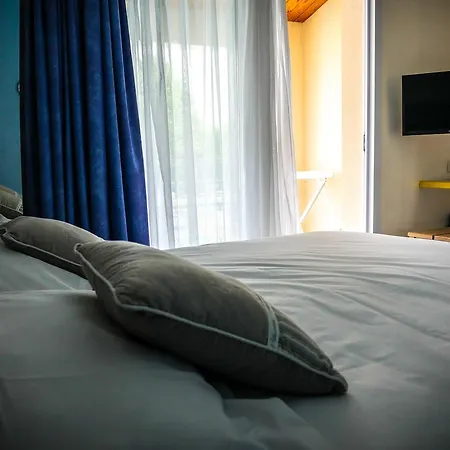 Village Passion Re La Blanche ホリデーパーク 3*